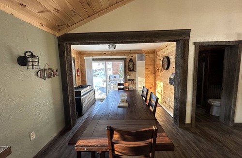 Tomahawk Cabin | 3BR Family Retreat - Relax, Play, Unwind, ENJOY in the Heart of Wisconsin!