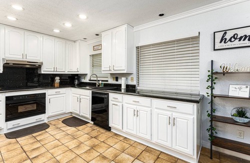 Conway House | 3BR Family Stay in Orlando | Wi-Fi + Full Kitchen
