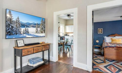 Hartsburg House | 3BR Farmhouse with Views Near Hart Creek Trails