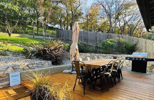 Round Rock House | 3BR/GardenOasis/Fireplace/SoakingTub