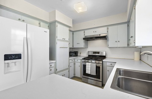 Allandale House | 3BR Gem in Allandale