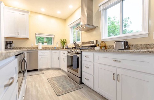 East Allegheny House | 3BR GEM Near Hot Spots - Deck