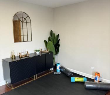 Dunning House | 3BR Gym Workspace Chicago Condo