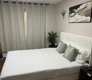 Dunning House | 3BR Gym Workspace Chicago Condo