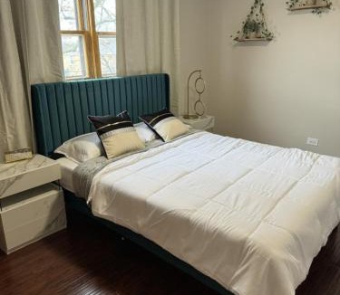 Dunning House | 3BR Gym Workspace Chicago Condo