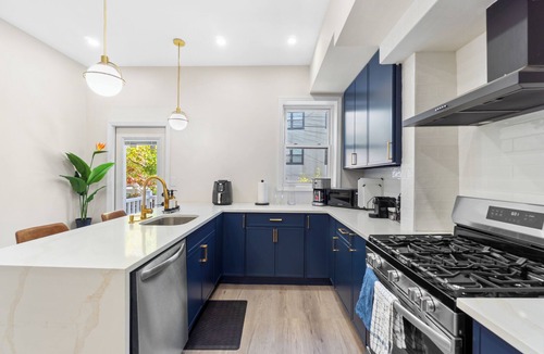 Bergen House | 3BR Holiday Home w/patio & workspace