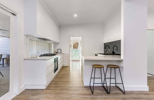 Bendigo House | 3BR Home 1km From Bendigo's CBD