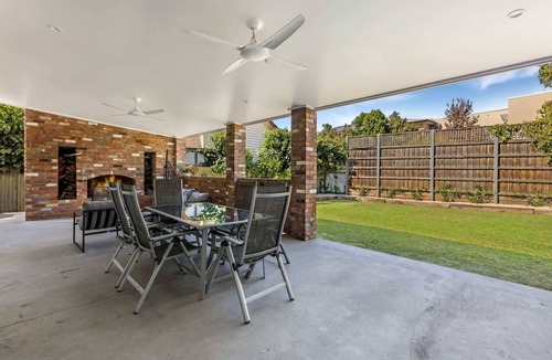 Bendigo House | 3BR Home 1km From Bendigo's CBD