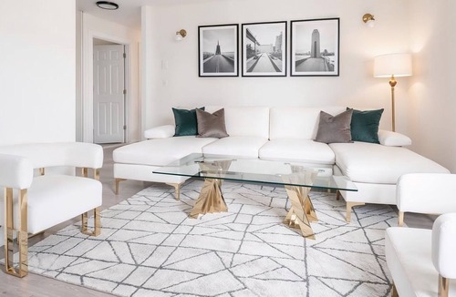 White Plains House | 3BR Home 2 Bathrooms Free Parking Near NYC Perfect for Groups