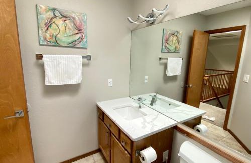 Briargate House | 3br home 2br unit close to USAFA with fireplace