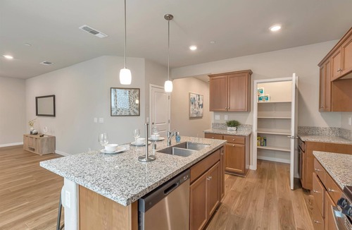 North Natomas House | 3BR Home at Pagoda Lane｜Walk In Closets｜Garage｜nWifi｜Laundry Roomn #41982