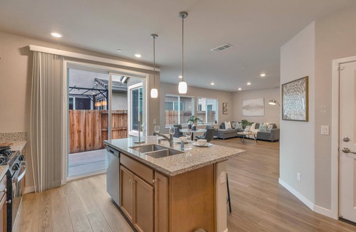 North Natomas House | 3BR Home at Pagoda Lane｜Walk In Closets｜Garage｜nWifi｜Laundry Roomn #41982