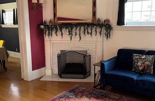 Algoma District House | 3BR Home By The River, King Bed, Soaker Tub, Walk To Museums, Restaurants