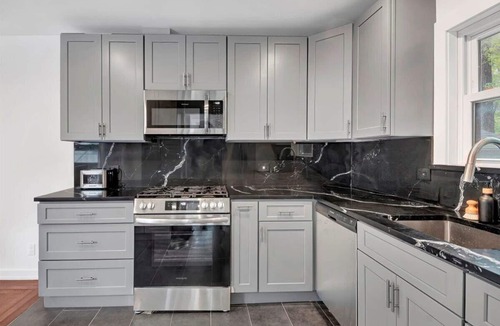 Southeast Yonkers House | 3BR Home Game Room Pool Table Free Parking Gazebo Near NYC
