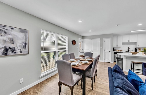 Allen House | 3BR Home Near Outlets & Event Center ,nPet Friendly, Backyard