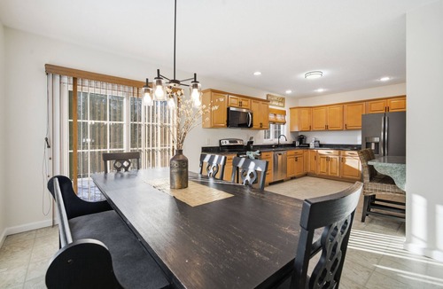 Suffield House | 3BR Home Near Six Flags, MGM, BDL, great location
