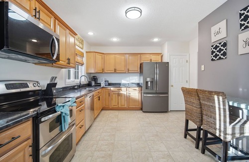 Suffield House | 3BR Home Near Six Flags, MGM, BDL, great location