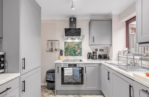 Norwich House | 3BR Home | Parking | Dart Board | Pet Friendly