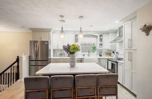 Revere House | 3BR Home ♥ Pet-Friendly | Parking | FIFA 2026