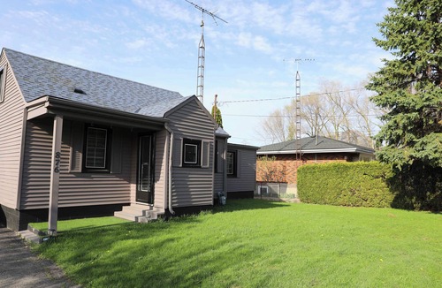 Niagara-on-the-Lake House | 3BR home w/large yard near wineries & outlet