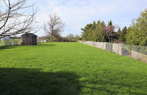 Niagara-on-the-Lake House | 3BR home w/large yard near wineries & outlet