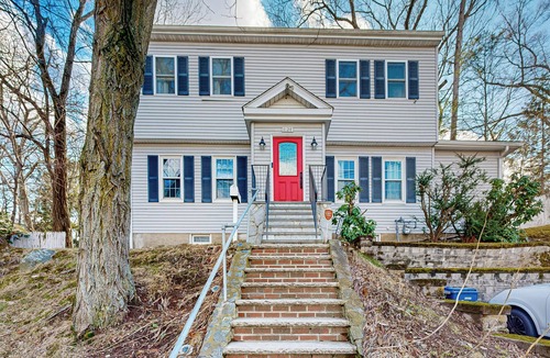Newton Upper Falls House | 3BR Home w/Deck: Walkable to Transit & Eateries