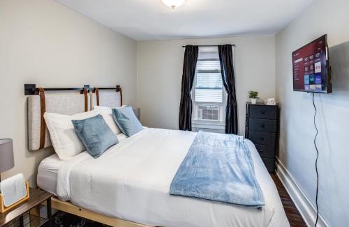Downtown Rochester Apartment | 3BR Home with In-Unit Laundry Parking and Sound Bar