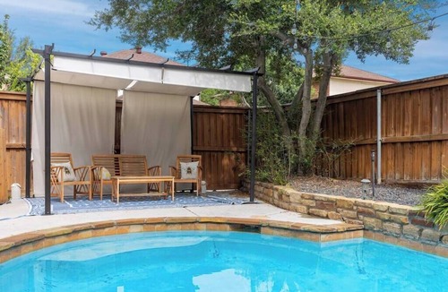 North Central Carrollton House | 3BR Home with Pool & Garage
