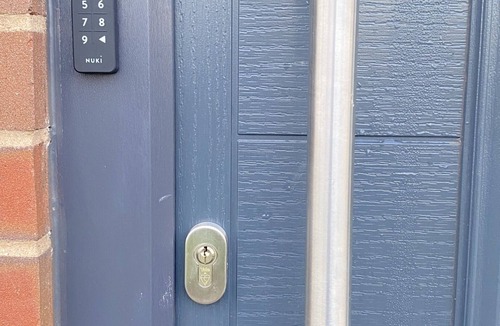 Stonnall House | 3BR Home with Workspace - Next to Train Station