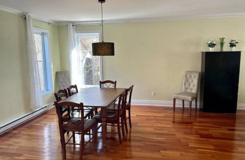 Laval Villa | 3BR House 6 Guests Near Water