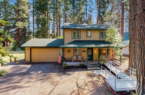 Chiloquin House | 3BR House with Lake Views, Full Kitchen, AandC and WiFi