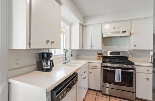 Crestview House | 3BR in Crestview 2 Kings UT Downtown Events Free Parking