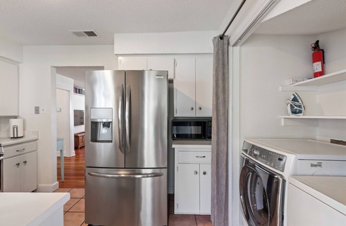 Crestview House | 3BR in Crestview 2 Kings UT Downtown Events Free Parking