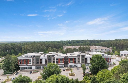 North Raleigh Apartment | 3BR | King Bed | Balcony | North Raleigh