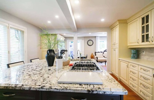 Georgina House | 3BR Lakefront Retreat with Dock, Canoe & Huge Deck