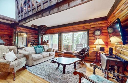 Lake Luzerne-Hadley House | 3BR Lakehouse with Lake Access, Deck and Fire Pit
