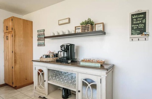 Town of Milo House | 3BR Lakeview-HotTub-Firepit-Gameroom-PuttPutt