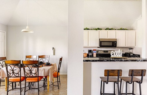 Southeast Arlington House | 3BR Large Family Oasis | PS5, Arcades + Fast WiFi