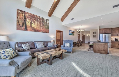 Lakeside Park Condo | 3Br Luxury Residence steps to Heavenly Gondola & Village