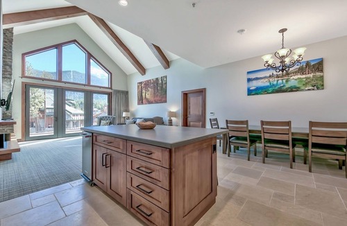 Lakeside Park Condo | 3Br Luxury Residence steps to Heavenly Gondola & Village