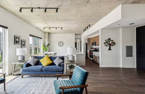 Killgubbin Apartment | 3BR Luxury Suite w/Gym and Balcony