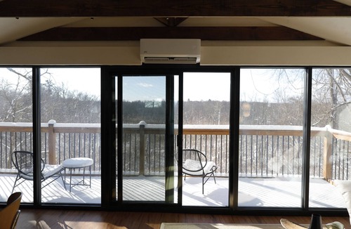 Lincoln Park House | 3BR Modern Home in Kingston - Sleeps 6 -Fire Pit -Game Room -Pet Friendly