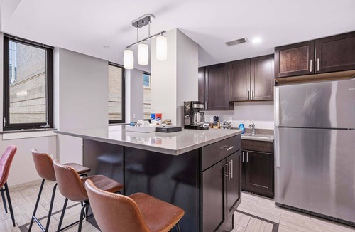 Capitol City Apartment | 3BR Modern & Spacious Downtown Apartment
