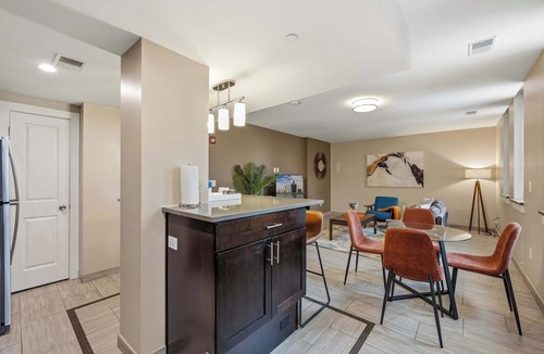 Capitol City Apartment | 3BR Modern & Spacious Downtown Apartment