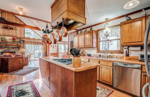 Sky Valley Cabin | 3BR mountain-view cabin with fireplace, deck, grill, & firepit