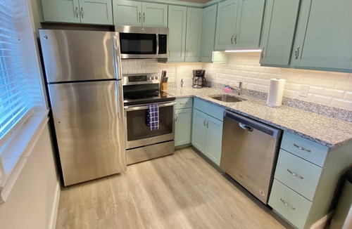 Historic Hill Apartment | 3BR Nautical Apt - Off Bellevue