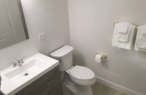 Historic Hill Apartment | 3BR Nautical Apt - Off Bellevue