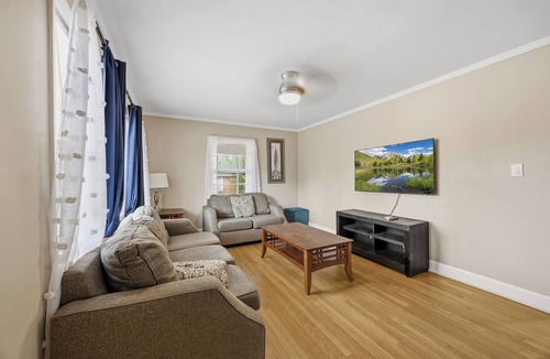 Fayetteville House | 3BR Near Cape Fear Valley Med Ctr & Fort Liberty
