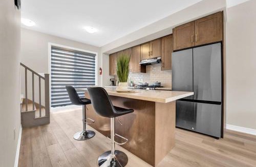 Cambridge House | 3br Near Highway401, Mill Race Park - Free Parking