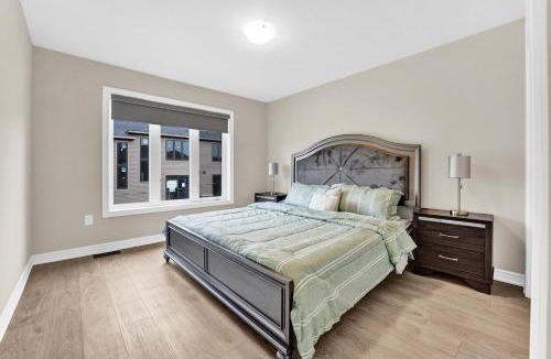 Cambridge House | 3br Near Highway401, Mill Race Park - Free Parking